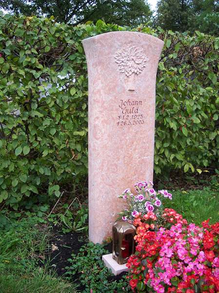 Almiscado – Reihensteine, Steinmetzbetrieb Fritz Reuter München