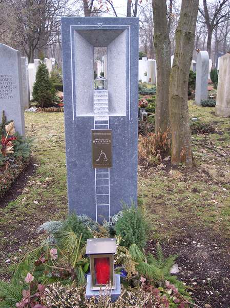 Belgischer Granit – Reihensteine, Steinmetzbetrieb Fritz Reuter München